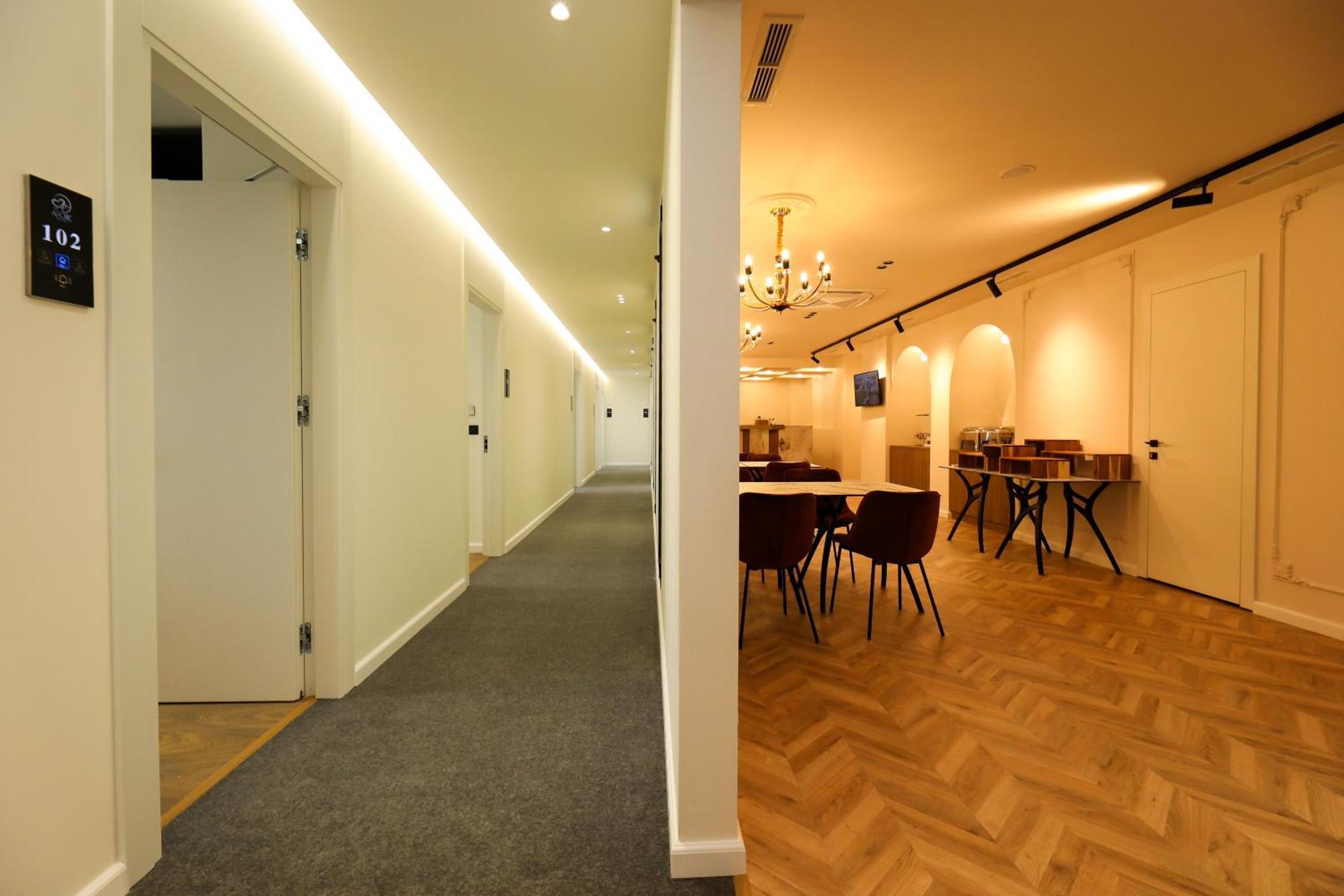 Hotel Adore Vlorë Extérieur photo