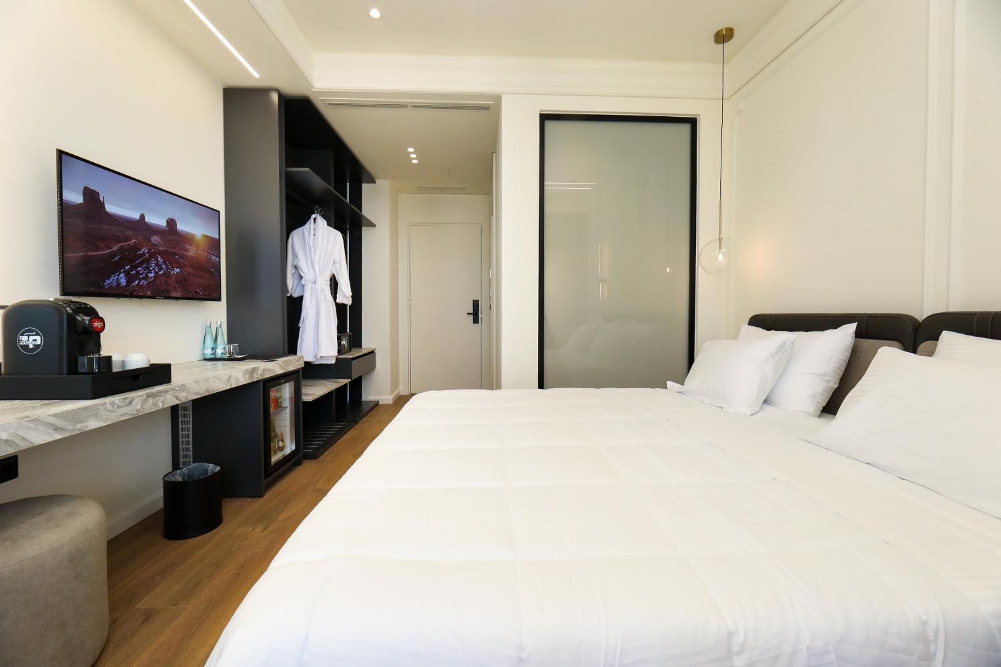 Hotel Adore Vlorë Extérieur photo