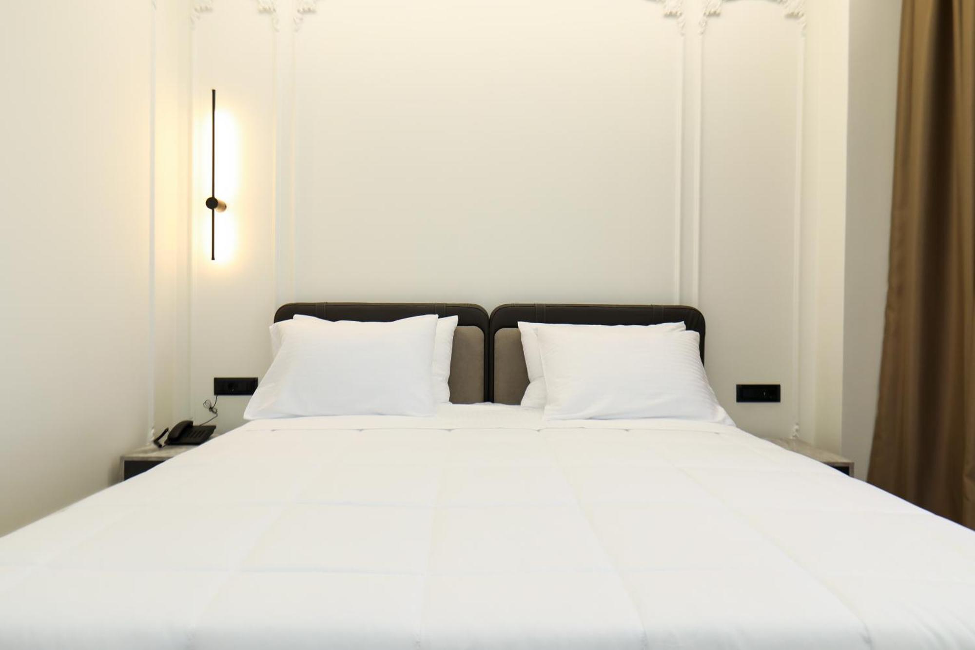 Hotel Adore Vlorë Extérieur photo