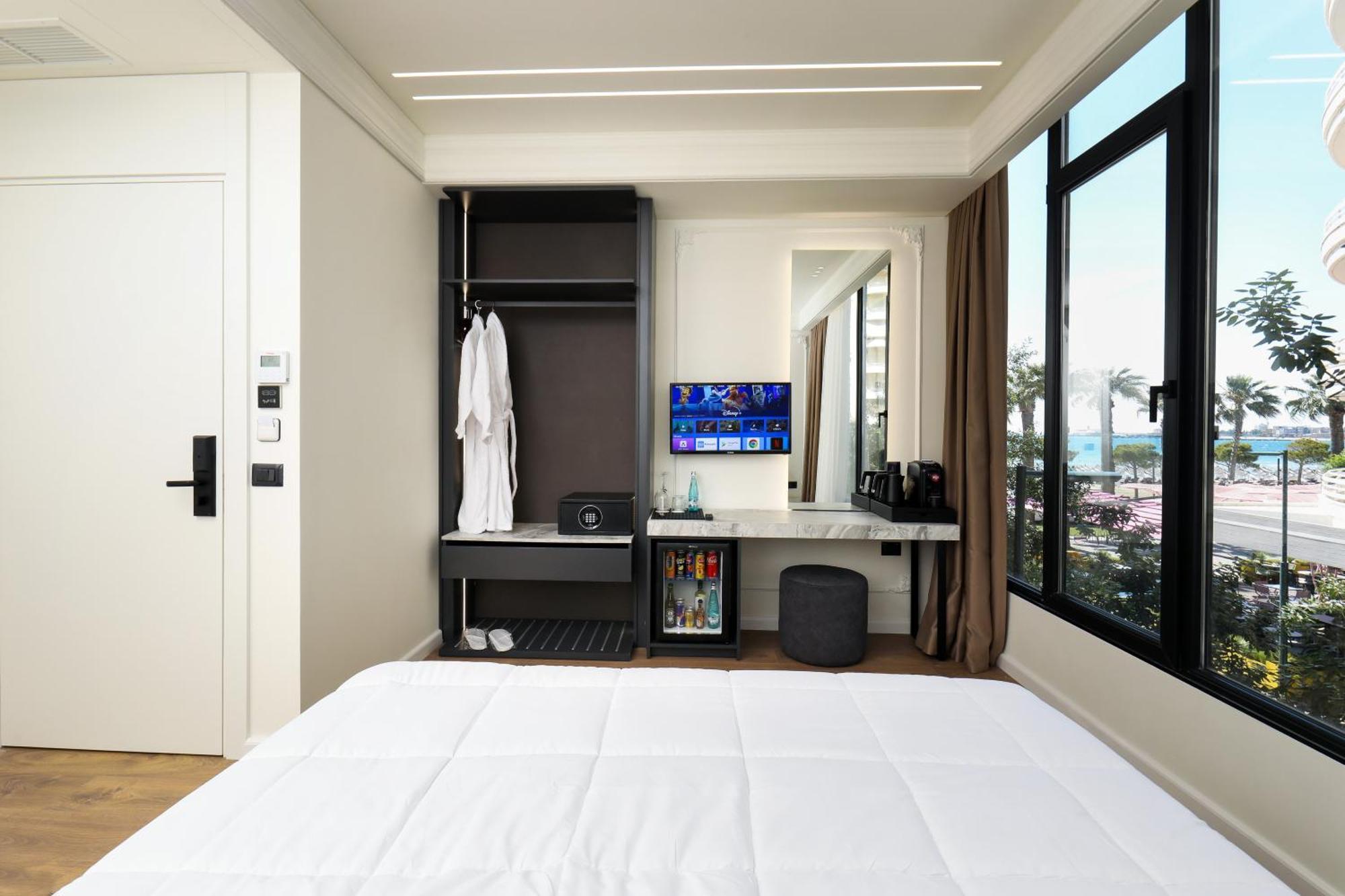Hotel Adore Vlorë Extérieur photo
